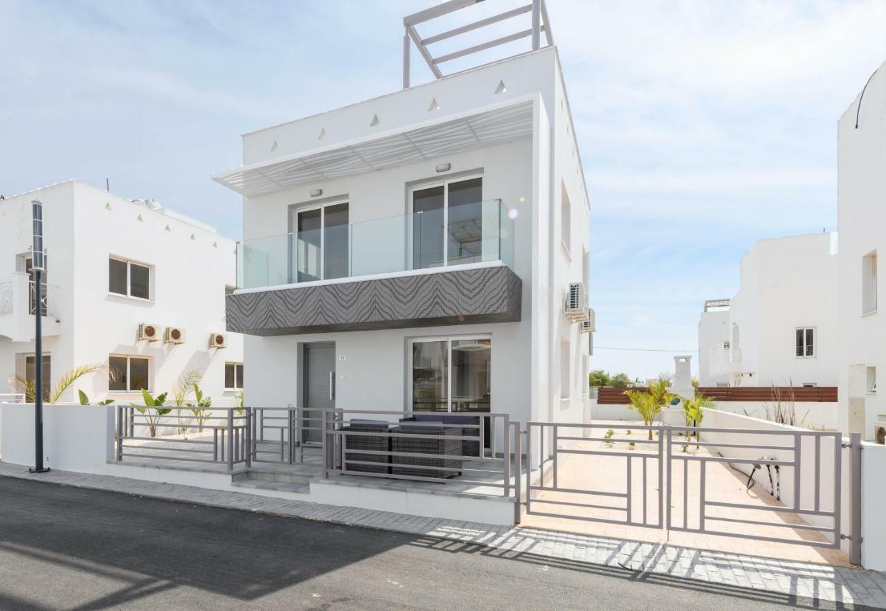 Nissini Villa #4 아이아 나파 외부 사진